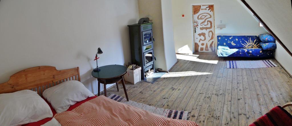 Lazy River Hostel Локет Номер фото