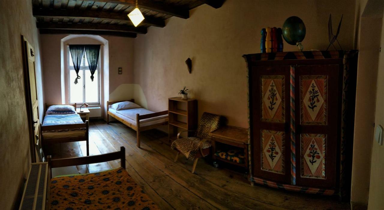 Lazy River Hostel Локет Екстер'єр фото